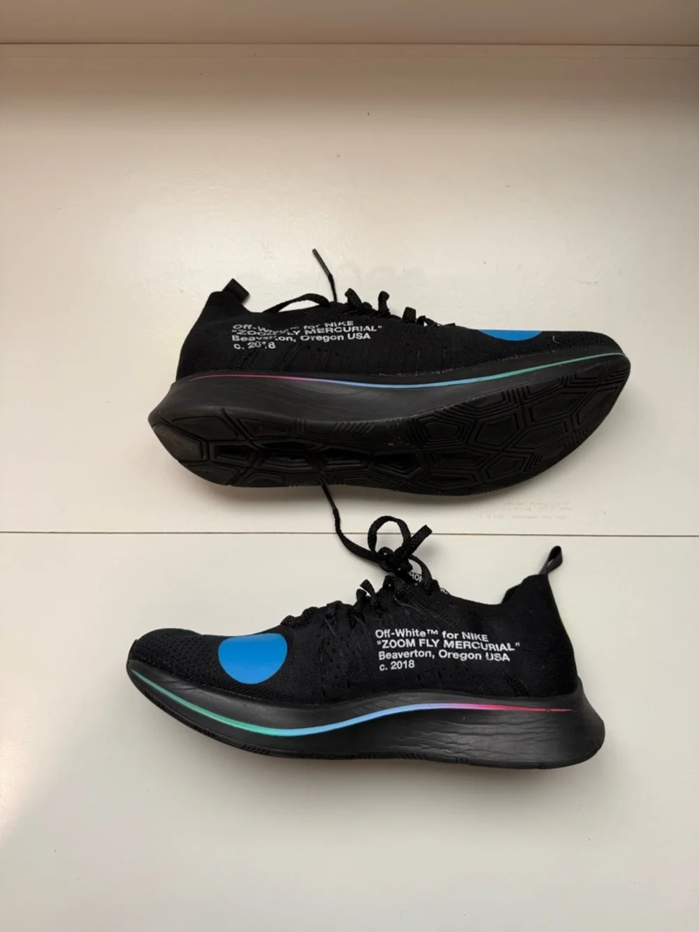 Nike Black Shoe Interior with Lime Green Insole - Picture 2 of 6